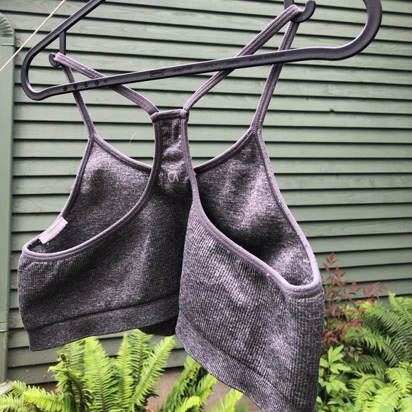 Sports bra gap - Picture 3 of 3